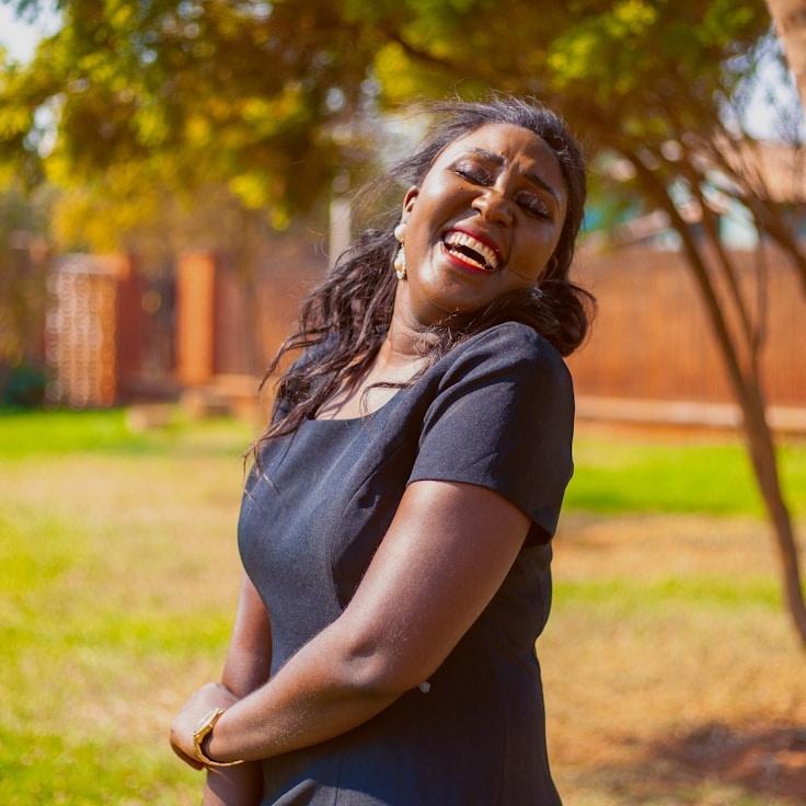 Niko Shah, Client Relations Director, discussing corporate gifting strategy with business clients